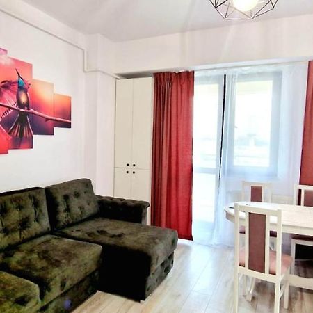 Evelyn Modern Apartment Near Palas ياش المظهر الخارجي الصورة