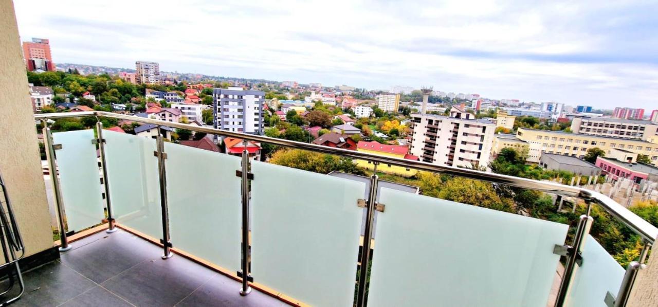 Evelyn Modern Apartment Near Palas ياش المظهر الخارجي الصورة